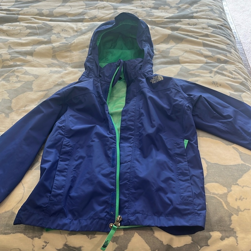 Boys North Face rain jacket S 7/8 excellent condition!